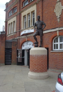 1-Fulham-JohnnyHaynes015