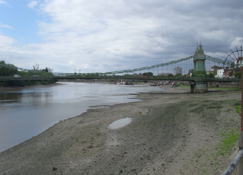 2-Crabtree-040 Hammersmith Bridge