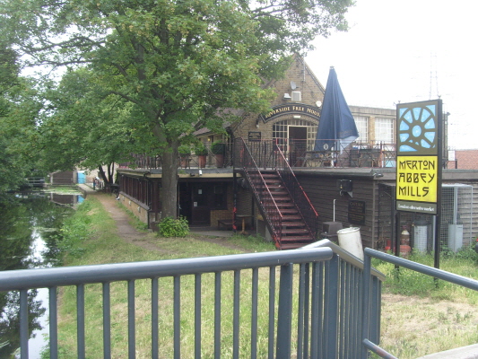 S73R0031Wandle 7 Pub