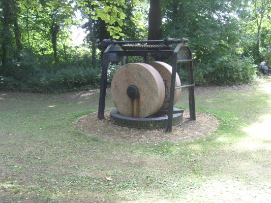 S73R0064 Millstones
