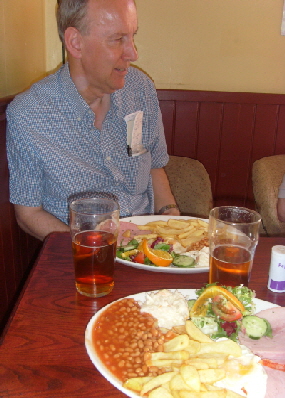 S73R0088Cricketers Food at last 4-40pm