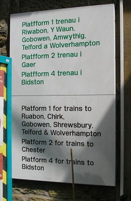 Z08. Wrexham station directions in both languages